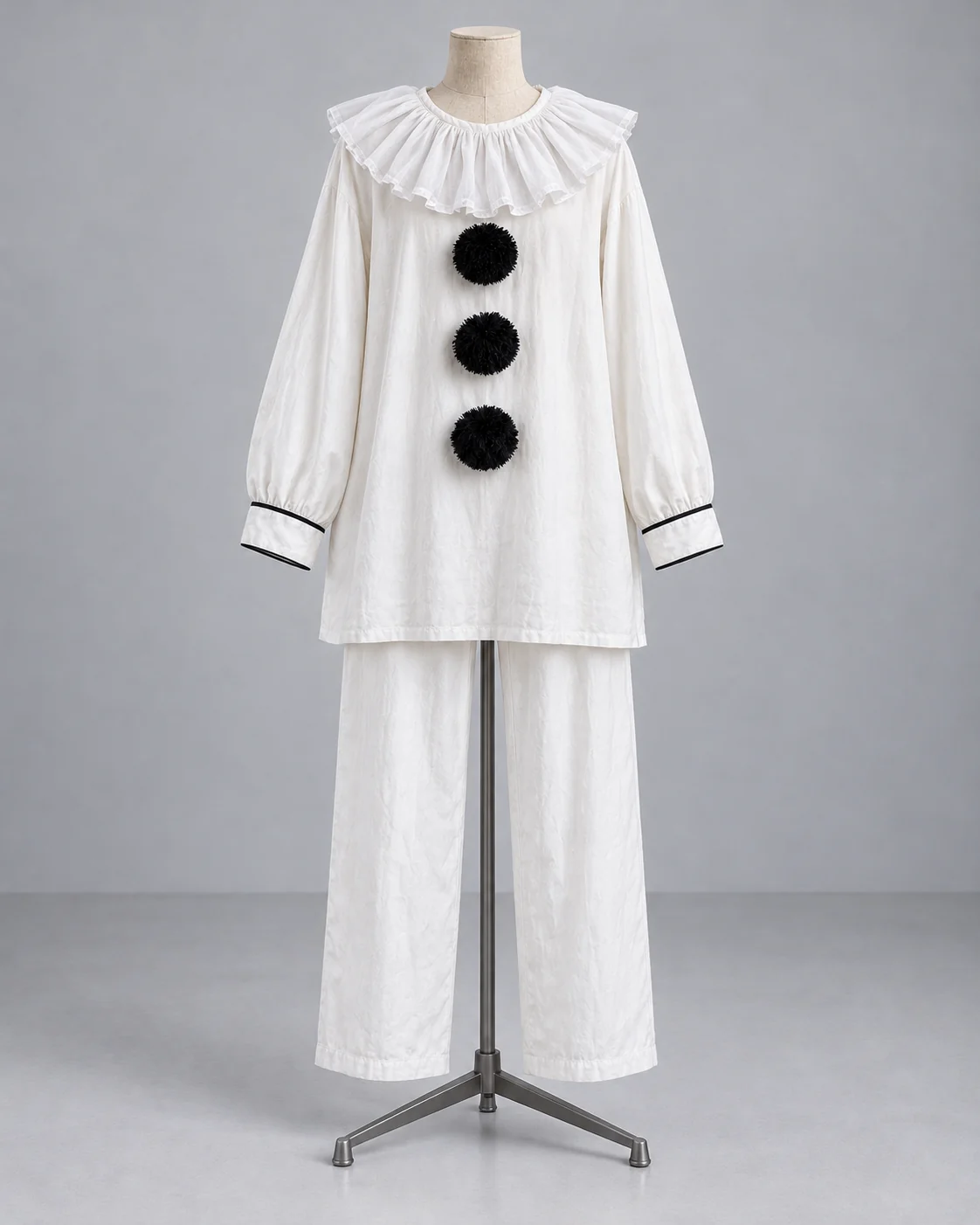 Pierrot-Inspired Ruff & Pompom Set