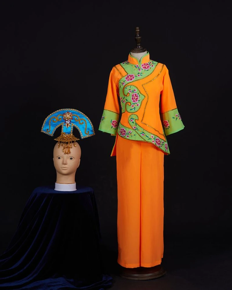 Orange and Green Stage Ensemble — reviewed display photograph