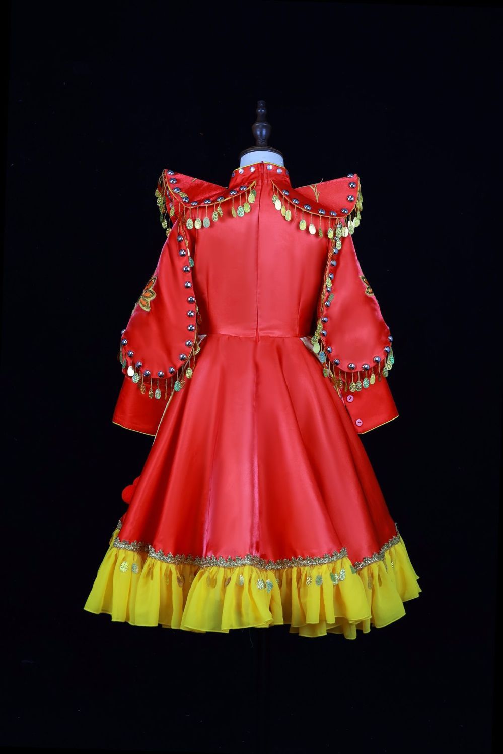 Pink and Turquoise Opera-Inspired Ensemble — photograph 5
